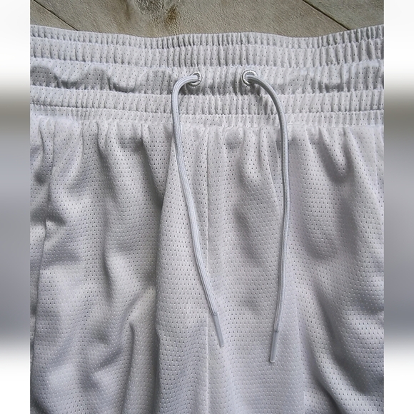 Men's Puma Dry Cell Foundation White Shorts Basketball Tennis Size Small NWT - Picture 3 of 6